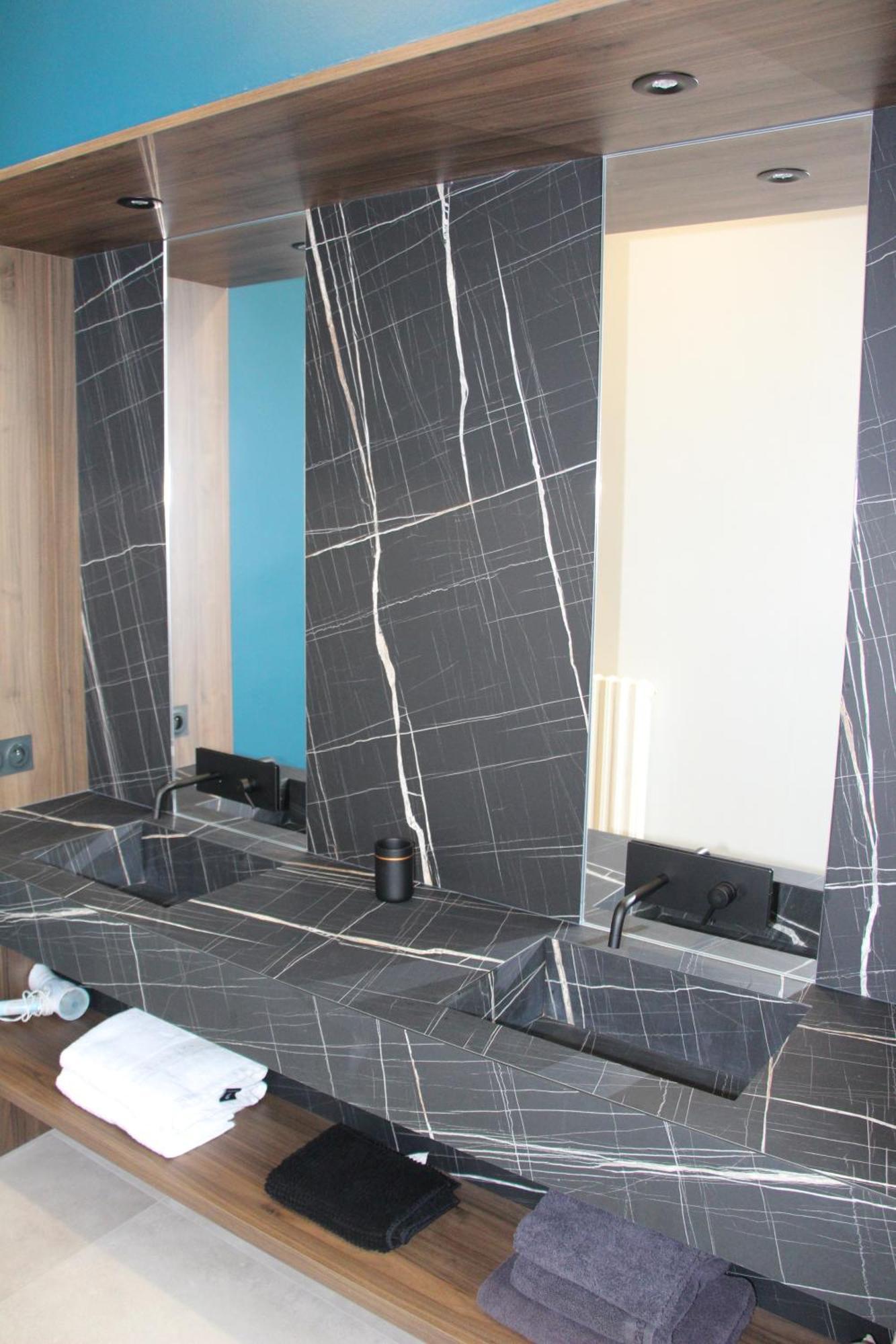 appartement entièrement rénové de 100 M2 à 2 pas de la plage Les Sables-dʼOlonne Exterior foto